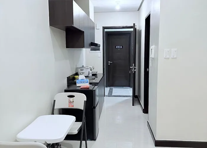 Apartment Comfy Aurora Escalades Walk To Malls & Mrt Manila