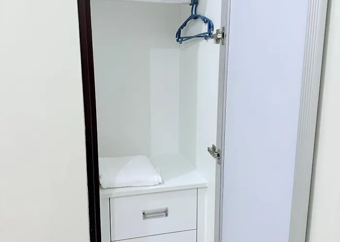 Comfy Aurora Escalades Walk To Malls & Mrt * Manila