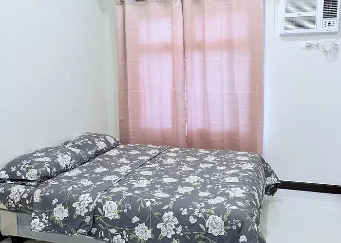 Comfy Aurora Escalades Walk To Malls & Mrt Apartment *
