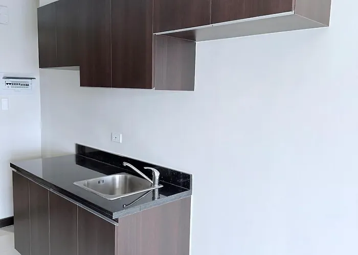 Comfy Aurora Escalades Walk To Malls & Mrt Apartment Manila